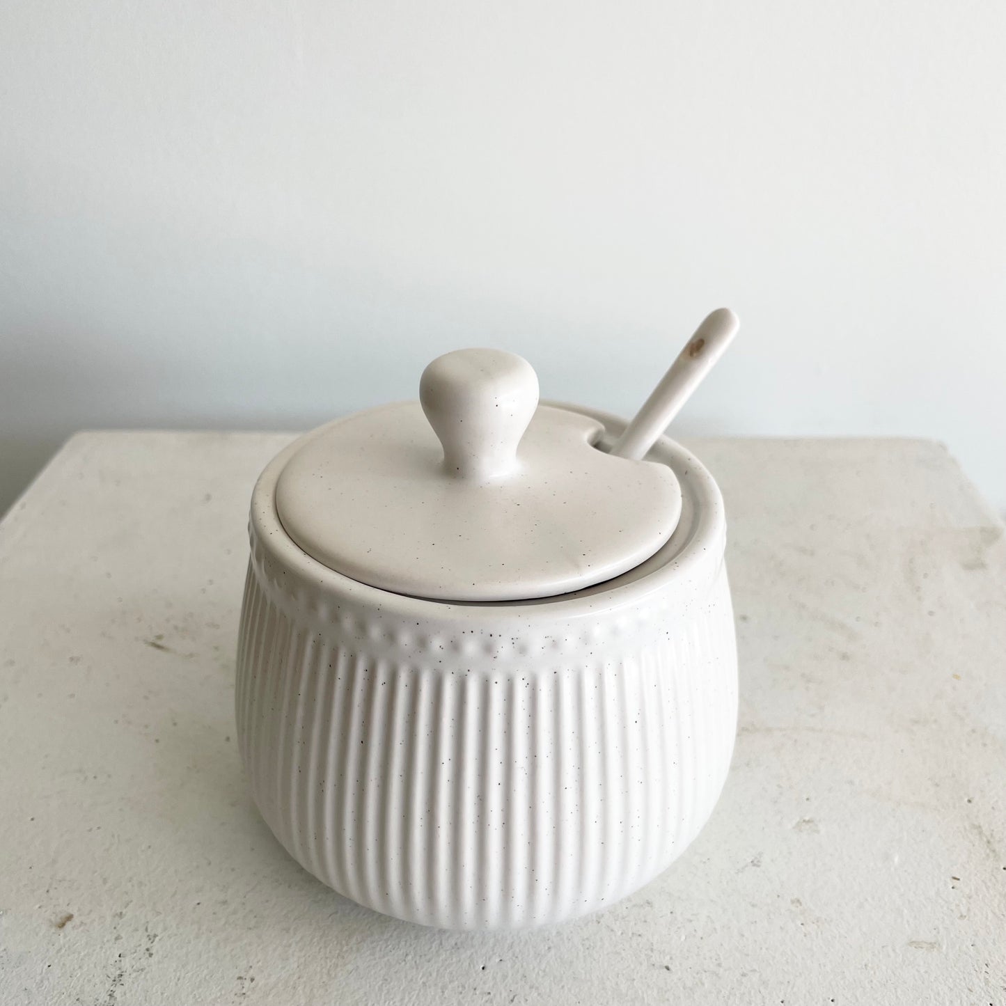 Sugar pot