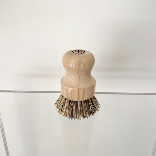 Dishwashing brush scrubber