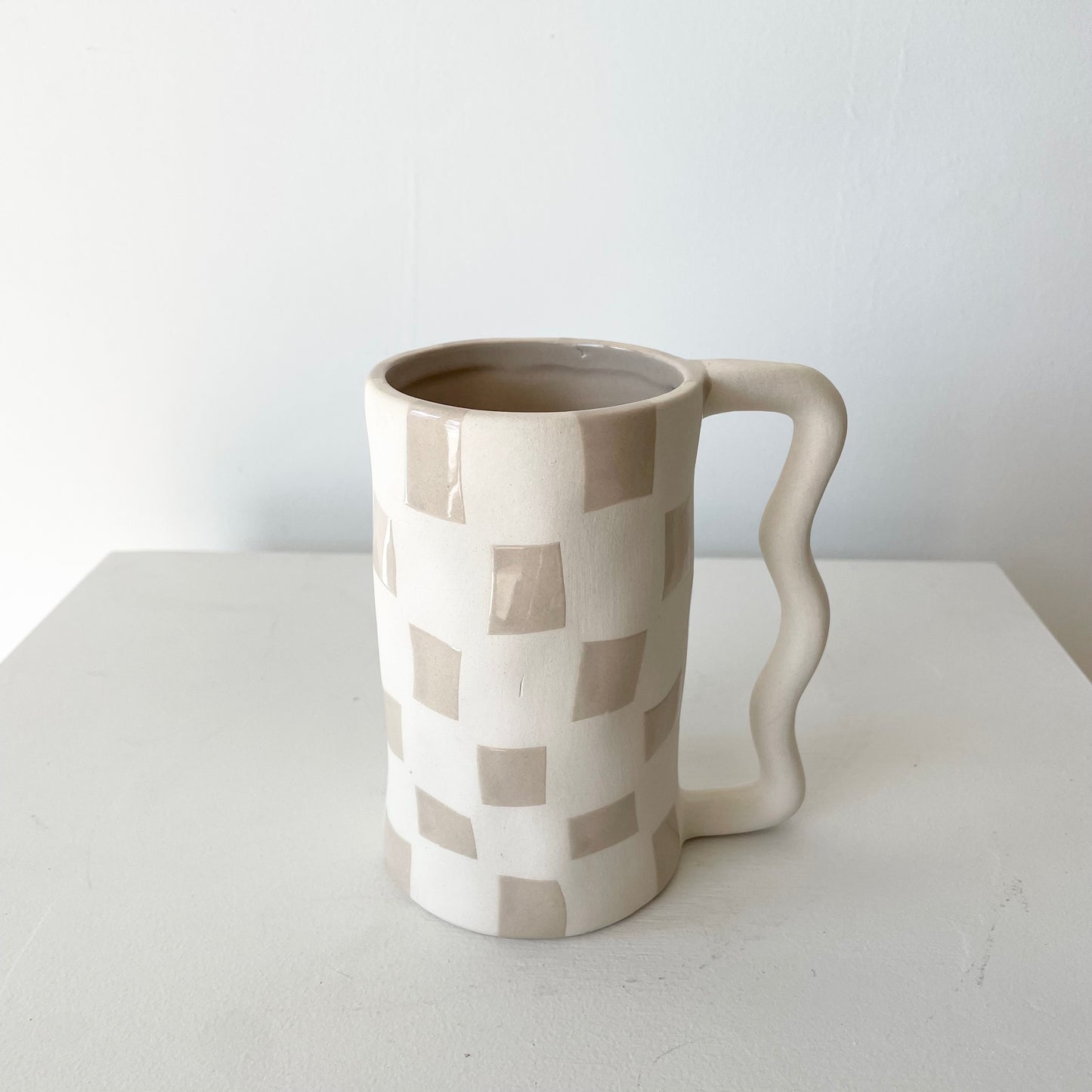 Checkerd mug